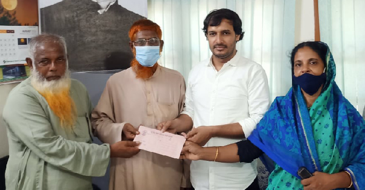 মসজিদের উন্নয়নে অনুদান দিলেন সৈয়দ আমিনুর রহমান বাবু